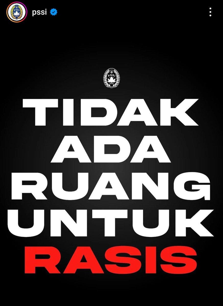 KECAM RASISME 🫵🏻😡 Exco PSSI, Arya Sinulingga, mengecam tindakan rasisme yang dilakukan sejumlah oknum (tapi kok banyak) suporter Indonesia terhadap Guinea di sosial media. Arya menyampaikan pelaku ujaran rasis bukan merupakan suporter sejati. 🗣️'Jangan menodai perjuangan tim…