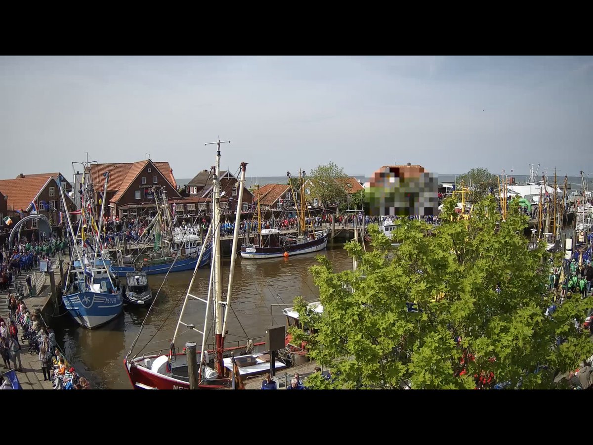 at the coast of North Sea there was a kind of festival in Neuharlingersiel. Look at all the people!