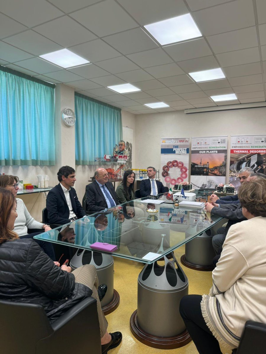 Bellissima visita per la campagna elettorale a Perugia e per le Europee del Ministro Gilberto Pichetto Fratin! Cantieri, aziende, Confcooperative: accolto con calore e stima! Grazie Ministro @GPichetto @forza_italia