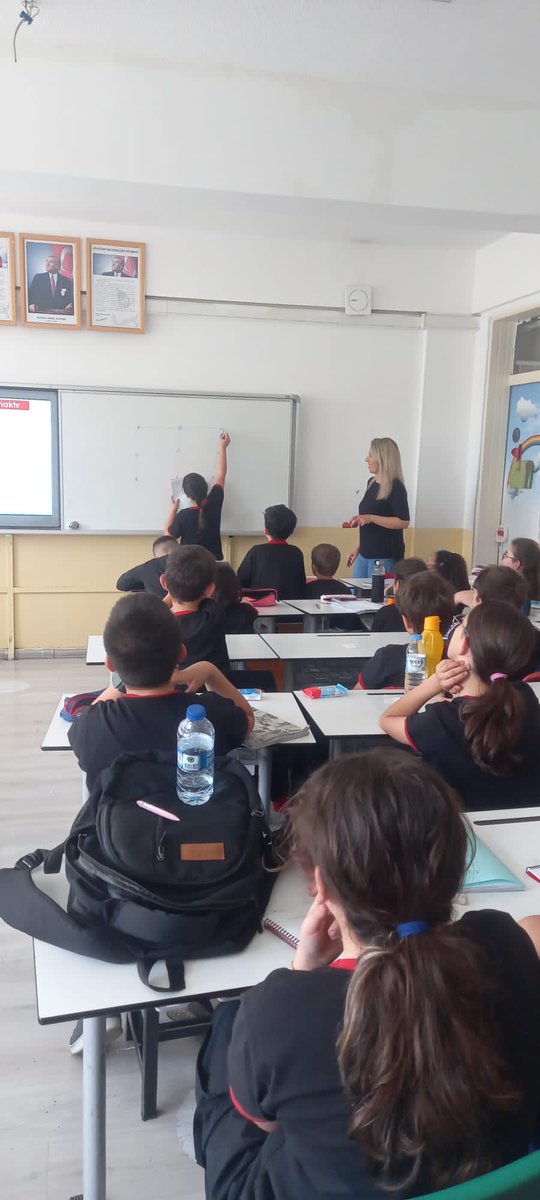 ugurbocekleri's tweet image. Sevgili Uğur Böceğimiz Meltem Telli, Şehit Mustafa Aslan Ortaokulu öğretmenlerinin davetiyle farklı günlerde, farklı sınıflara &quot;Kendi Hayatının Lideri Ol&quot; semineri verdi. Duyarlılıkla hem projelerimizdeki hem de verdiği seminerlerdeki katkılarından dolayı çok teşekkür ediyoruz.