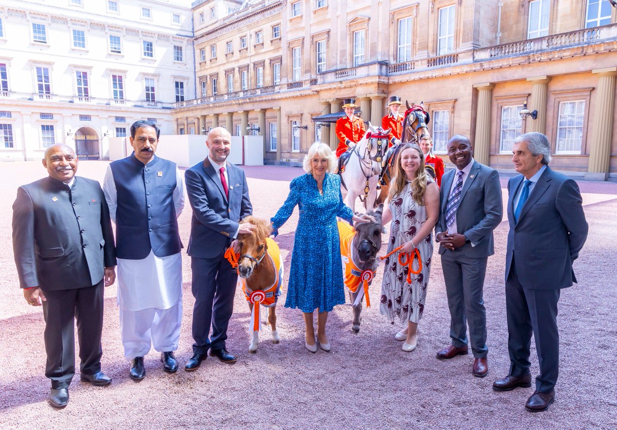 Yesterday, I had the honor of joining the Brooke team at Buckingham Palace to celebrate with @TheBrooke President, Her Majesty the Queen, 90 years of Brooke making a difference for working horses, donkeys, and mules around the world. 🧵Thread...