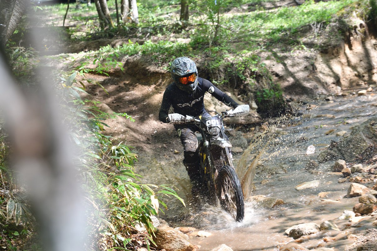 jonit_211's tweet image. ベスコンWEXガイア！！

楽しかったなぁ☺️
なんせガイアは連続マディだったからねぇ

#surron #ultrabee