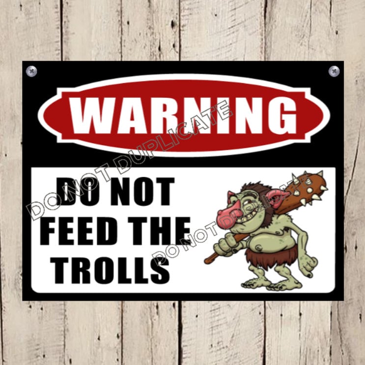 Warning Do Not Feed The Trolls Sign tuppu.net/9e722bfe #Etsy #kitchenconnection #VintageSign