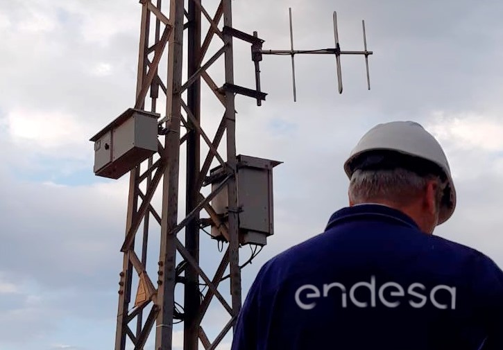 jaimefdez_IB's tweet photo. @Endesa avanza en la digitalización de la red eléctrica de #Menorca con la instalación de 20 nuevos interruptores telemandados.

Los nuevos sistemas permiten reducir el tiempo de interrupción del servicio en caso de incidencias y asegurar la continuidad del suministro. https://t.co/WiJvJn44uR