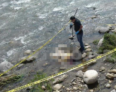 DesaparecidosSV's tweet photo. El cadáver de un hombre NO IDENTIFICADO fue encontrado esta mañana en ribera del Río San Pedro, hacienda la Atalaya, El Suncita, Acajutla, Sonsonate.
Foto. Ref. https://t.co/tnlRMS7sWe