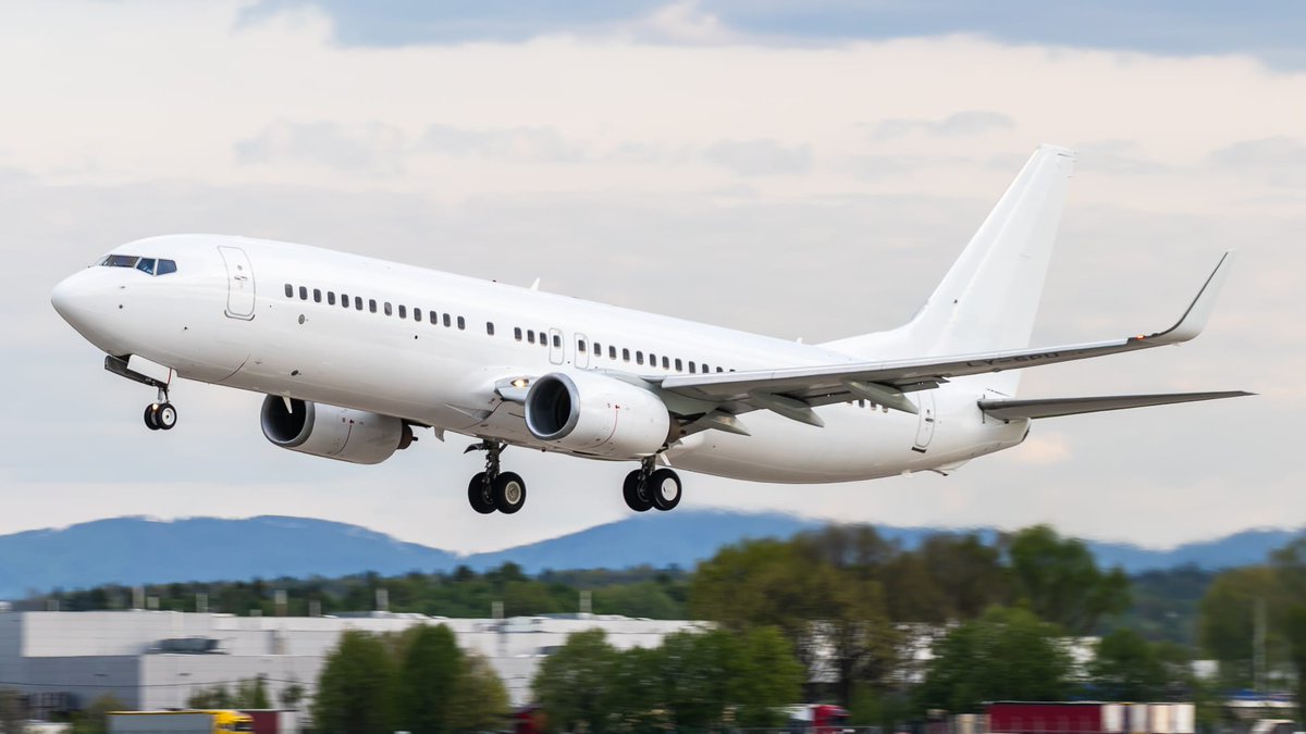 AvSourceNews's tweet image. #NEWS | ACMI charter specialist KlasJet has bolstered its fleet with an additional Boeing 737-800 NG ahead of the busy summer peak season.

Read more at AviationSource!

aviationsourcenews.com/airline/klasje…

#KlasJet #aircraftcharter #ACMI #AvGeek