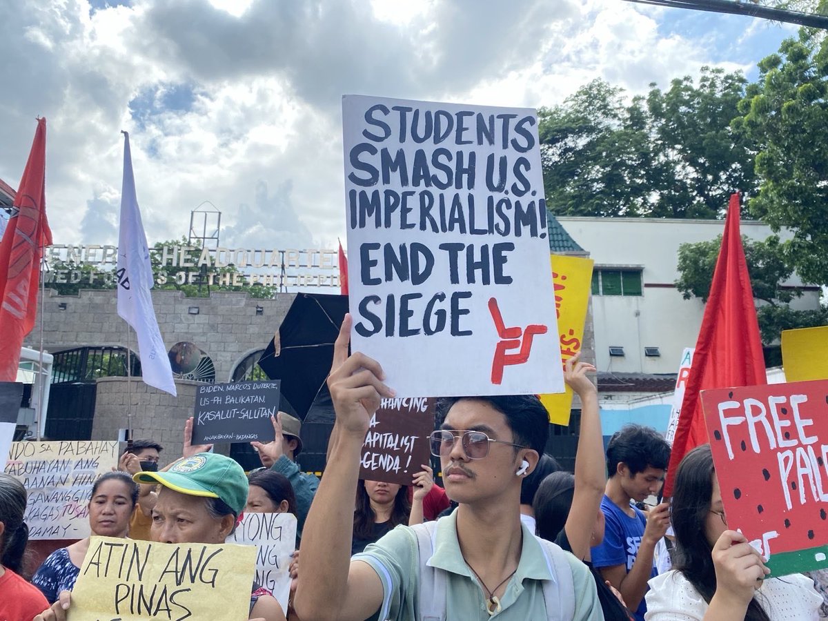 Nakiisa ang League of Filipino Students - PUP sa kilos-protesta sa Camp Aguinaldo ngayong  araw kasabay ng pagtatapos ng Balikatan Exercises 2024, upang tutulan ang patuloy na pangihimasok at pagtatayo ng mga bases militar ng imperyalistang US sa ating bansa