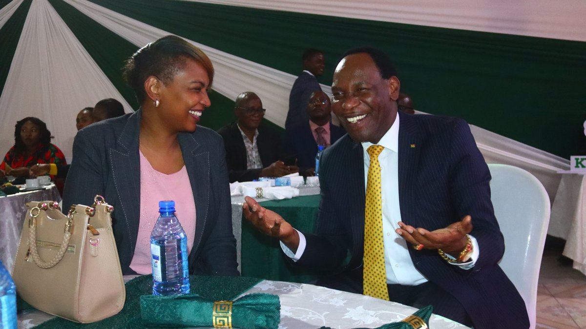 So I met Senator Karen Nyamu at an event at the Holy Family Basilica last evening and I teased her that she has been severally reported to me by moral puritans for truancy and unpalatable content. Then she goes 'who has reported me? For what? About what? I was like 'Relax…