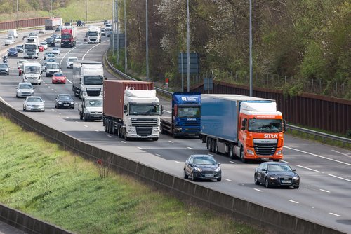 #M25 closure this weekend. @JamesBarwiseRHA told @FayeBarker on @LBCNews that investment is vital to make our roads more efficient. He urged road users to plan journeys to minimise impact of any delays #RHAInfrastructure