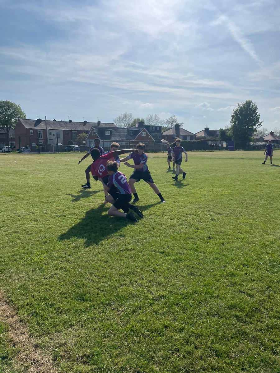 Well done to our Yr 8 rugby boys who just edged the win in very warm conditions! ☀️Huge thank you to @BrianClarkeAcad for bringing their team down, such a great atmosphere and fantastic team spirit on display from both teams 🏉🙌@NewmanRCCollege @NewmanRC_Head