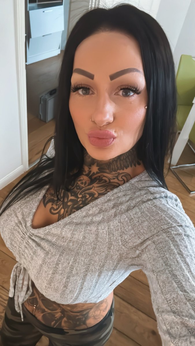 Hey mein Lieber, ich wünsche dir einen wunderschönen Freitag und nur für dich hab ich eine kleine Aktion vorbereitet. 💋 Schicke mir bis zum  12.05.2024 das Codeword: MANN in meinem VIP Chat auf miaroux.messenger.vip/vip/zu und erhalte mein neues Video GRATIS von mir. 💋 
 #sexy