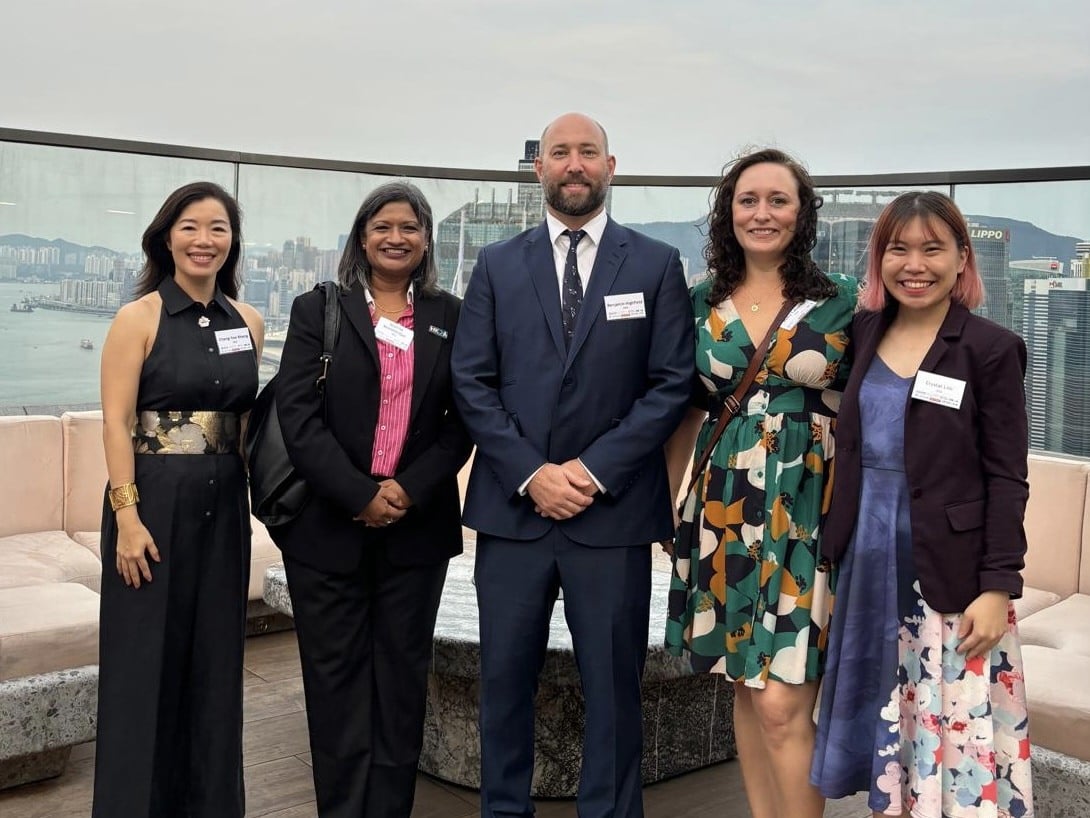 HKAGlobal's tweet photo. What an excellent evening we had on Monday at our cocktail reception during #ICCAHongKong! A special thank you to our co-hosts @BurfordCapital, @Clifford_Chance, Des Voeux Chambers, @JusMundi_com, @KLGates, and Peter &amp; Kim, and attendees for making it a memorable night. https://t.co/7oP1tfC2iO