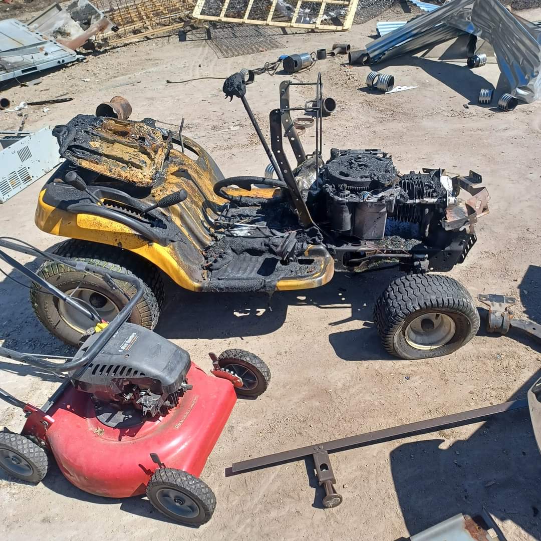 Help RT RT RT! 
I Buy Condemned Scrap VEHICLES,  INVERTER BATTERIES, CAR BATTERIES, GENERATORS, COMPRESSORS, MACHINES, ALTERNATORS, A.C, UPS, COMPUTERS, ENGINES, DeCommisioned TRANSFORMERS, BURNT CABLES, All Sort of JUNK METAL. Check My Pinned Tweet or DM Me. PICK UP IS FREE!