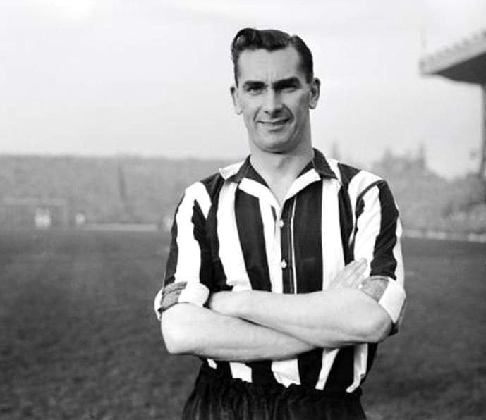 Happy Birthday to 'Wor' Jackie Milburn, one of Newcastle's greatest EVER 🖤🤍🖤🤍 #WorJackie #NUFC #NUFCFans #Newcastle