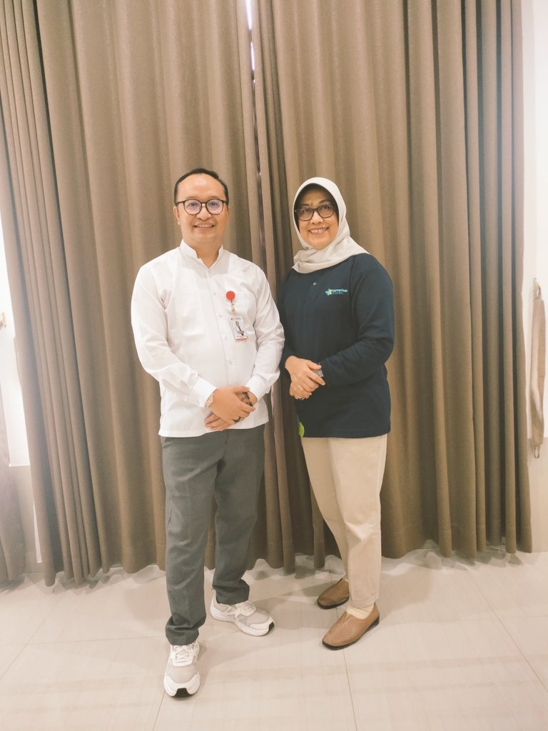 Senang sekali menerima kunjungan Dirut RSUPN Dr Sardjito Yogyakarta yang kebetulan sama2 Minang hehehe #MinangPride