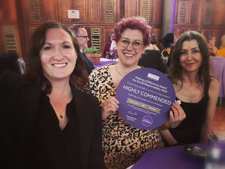 Congratulations @DrLeahQuinlivan @DrCClements @DrPLTurnbull and all the team. Our work on “Improving care for people who have self-harmed” was highly commended for outstanding benefit to society through research:#MaDAwards