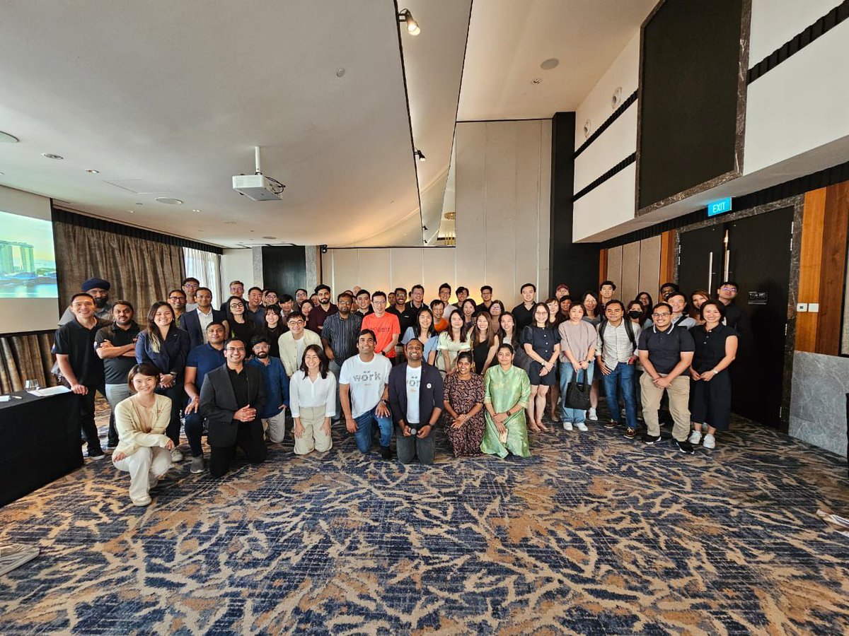That's a wrap for #UiPathCommunityDay Singapore! 🎬 It's been an incredible day packed with insights into #automation & AI trends, plenty of networking, & wonderful connections within the #UiPathCommunity. Till next time!
