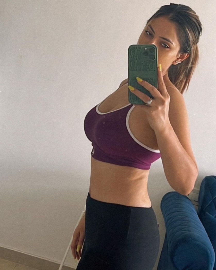 Fit and fierce.🔥 Take a look at actress Shivangi Verma turning up the temperature in her these new pictures 👀 . . . . #shivangiverma #turningupthetemperaturw #instagram #instagood #instalike #talkingbling