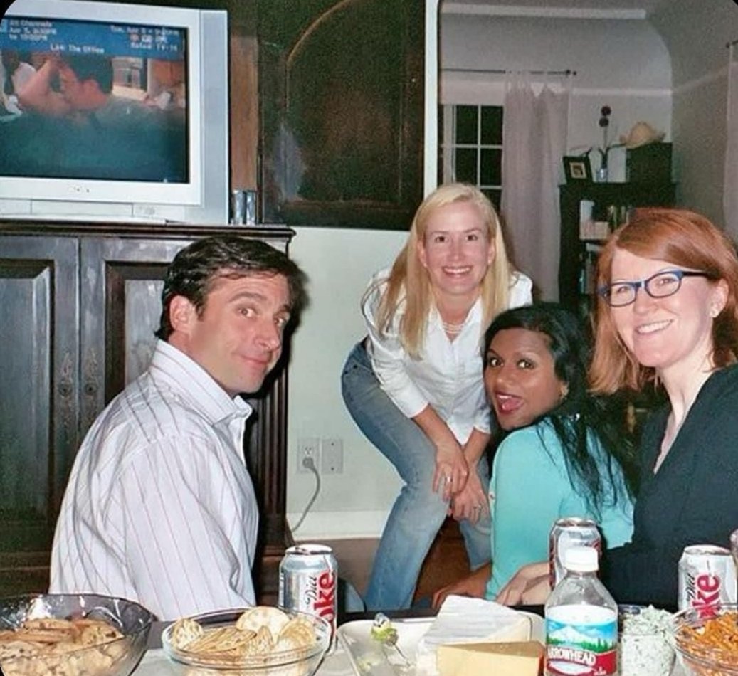Steve Carell, @AngelaKinsey, @mindykaling and @KateFlannery