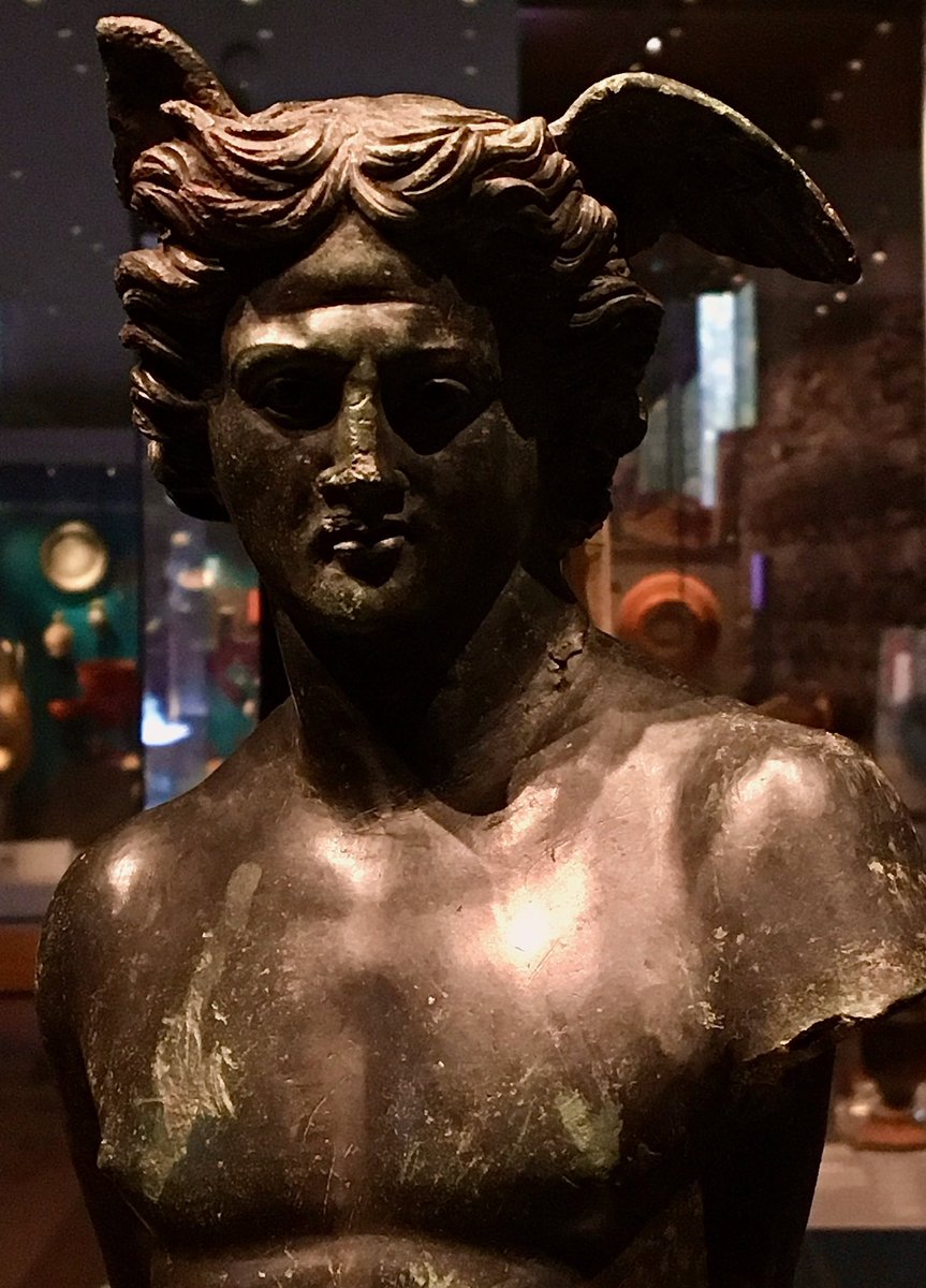 The ‘Colchester Mercury’ - a bronze statue of the god Mercury found during ploughing at Gosbecks Farm, 3 miles south of Colchester on the site of a Romano-Celtic temple. Found just after WW2, the statue is now part of the collections at Colchester Castle. #FindsFriday 📸 My own