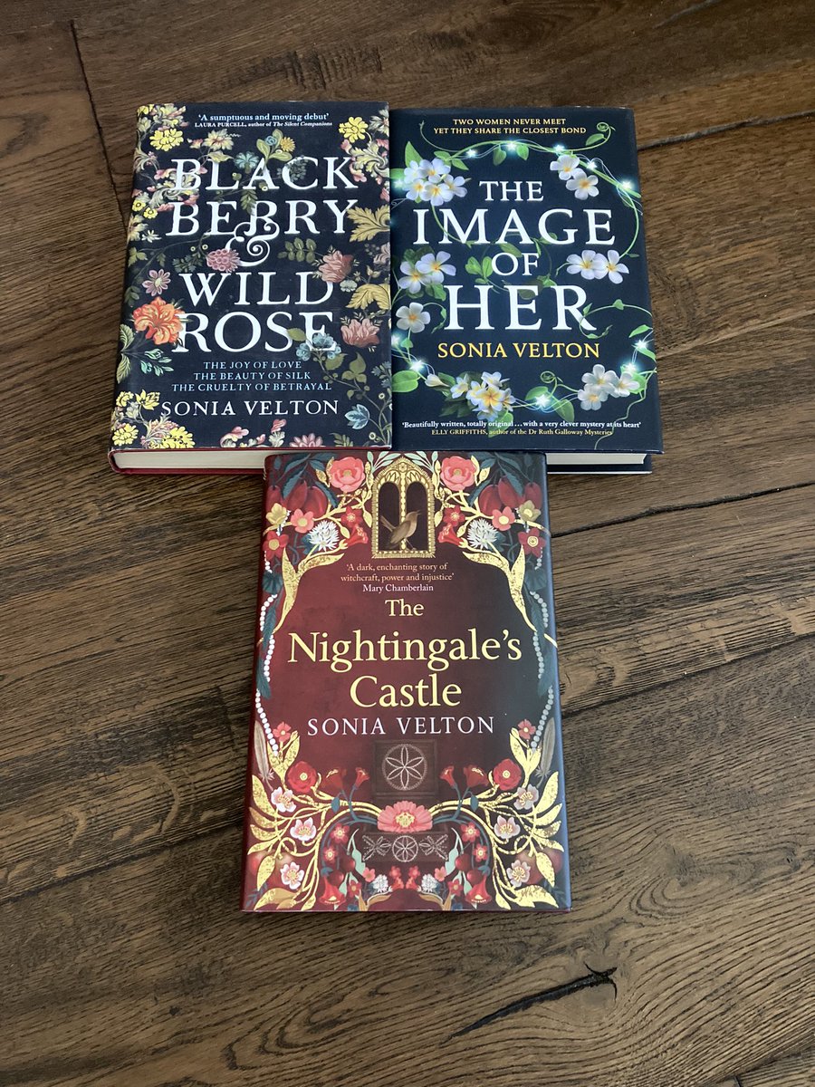 It’s Friday… so that means the wonderful @Soniavelton will be in @wstonesdurham TOMORROW Saturday 11 May. Chatting all things books 10 to 11am. Signing 11am. See you there. Free event, just turn up. Bring friends. Buy books. Enjoy. Please RT / repost to spread the word.