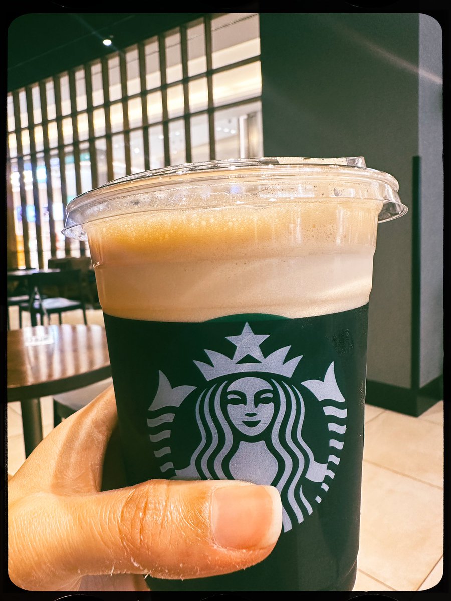 5-calorie Grande #Starbucks Nitro cold brew, super friendly and kind Baristas, the skin on my hands is shedding post Mercury Retrograde. I think we’re at the start of a new, abundant karmic cycle 👌🏾🤎👌🏾🌈🌈🌈🧋🧋🧋🤎👌🏾🤎🫶🏽🤎🧋 #ManifestDestiny #Manifest #Quantum #lawofattraction