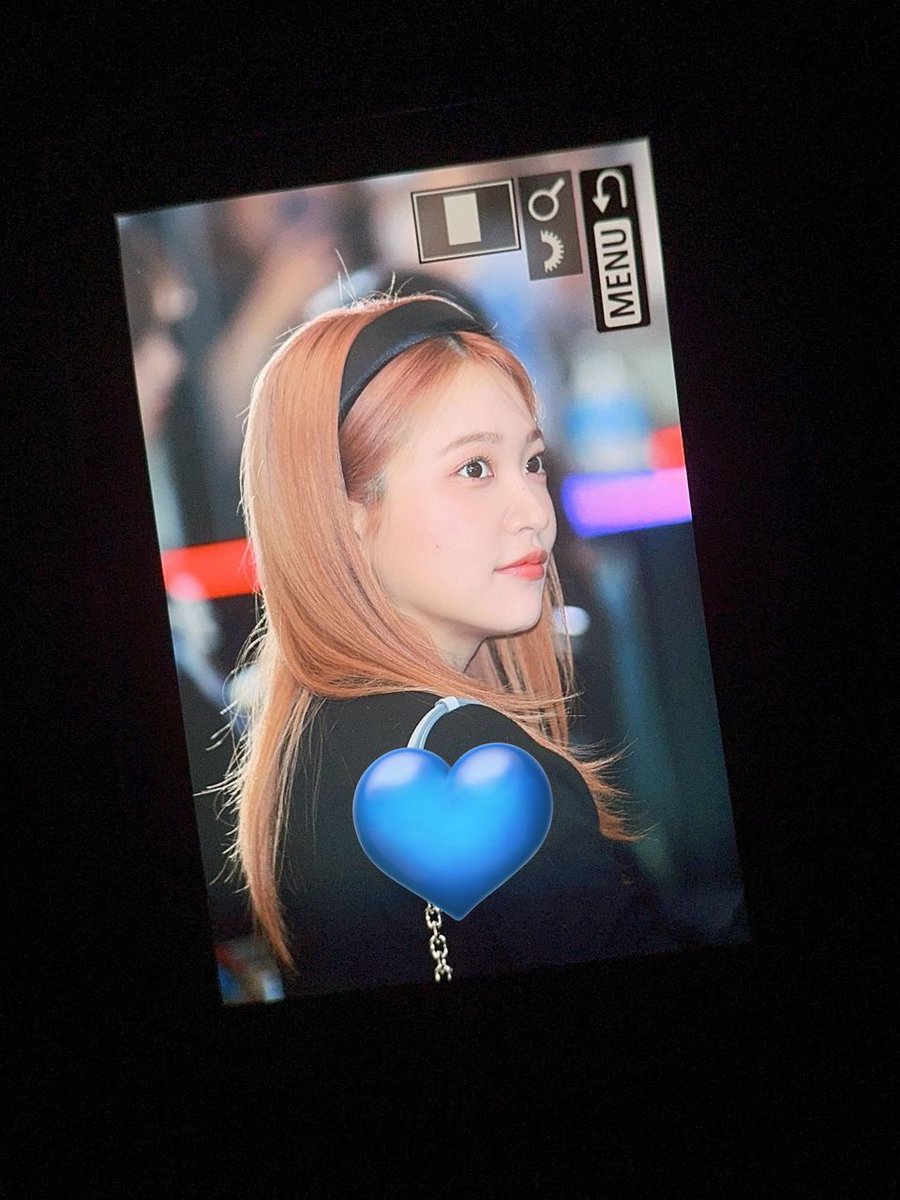 Welcome back, Swiss Friend #YERI! 😭💜

You look really beautiful, our lovely Yerim. Your hair is gorgeous on you! 🥰

© heartdata_
#KIMYERIM #예리 #RedVelvet @RVsmtown