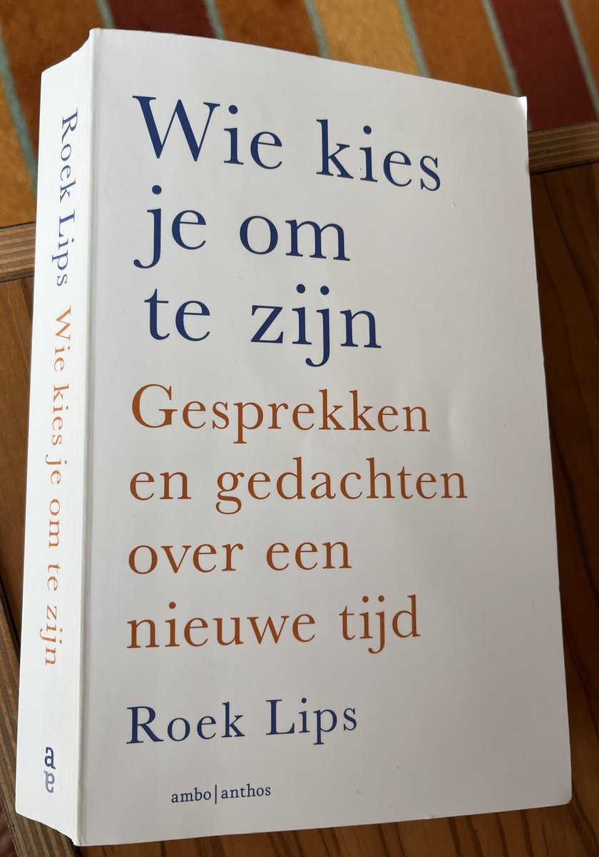 Wie kies je om te zijn? Gesprekken en gedachten over een nieuwe tijd. Voor wie nadenkt over #leiderschap: lees @roeklips. Prachtig boek. Stil van