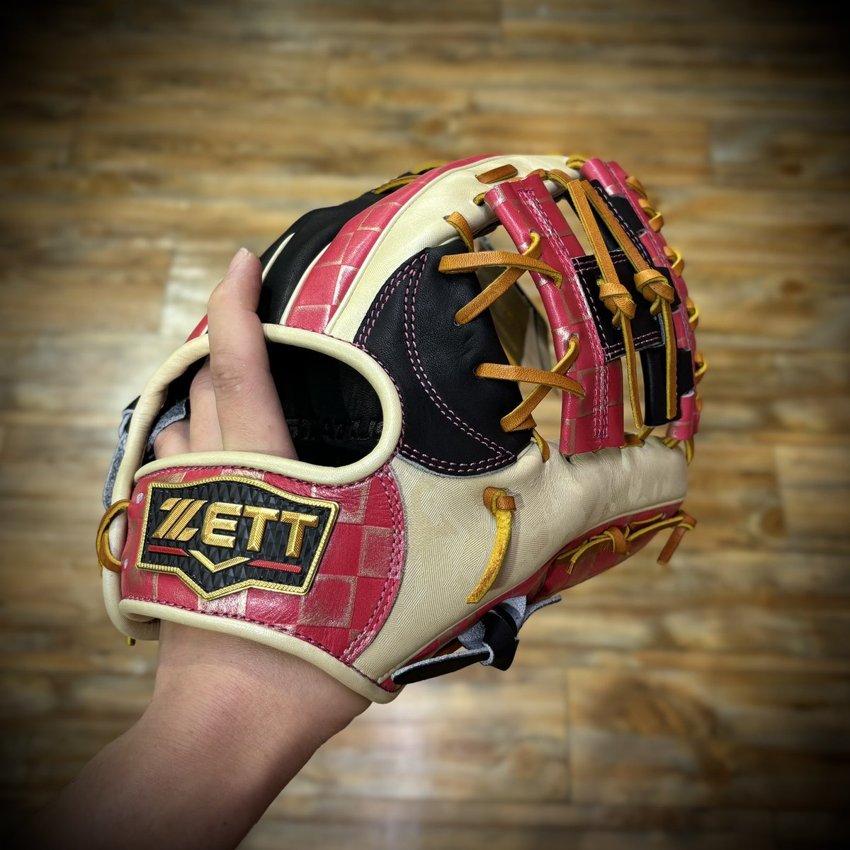 clean_glover's tweet image. 𝐌𝐨𝐭𝐡𝐞𝐫'𝐬 𝐃𝐚𝐲.

#ZETT #PROSTATUS
@zettjp #野球用品はZETT