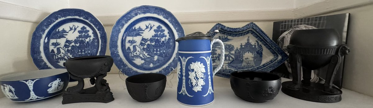 whitegoldsword's tweet photo. Some 19th century English #ceramics. #Wedgwood #Spode #Basalt #WillowPattern #Jasperware https://t.co/aQ2vsNo7Bz