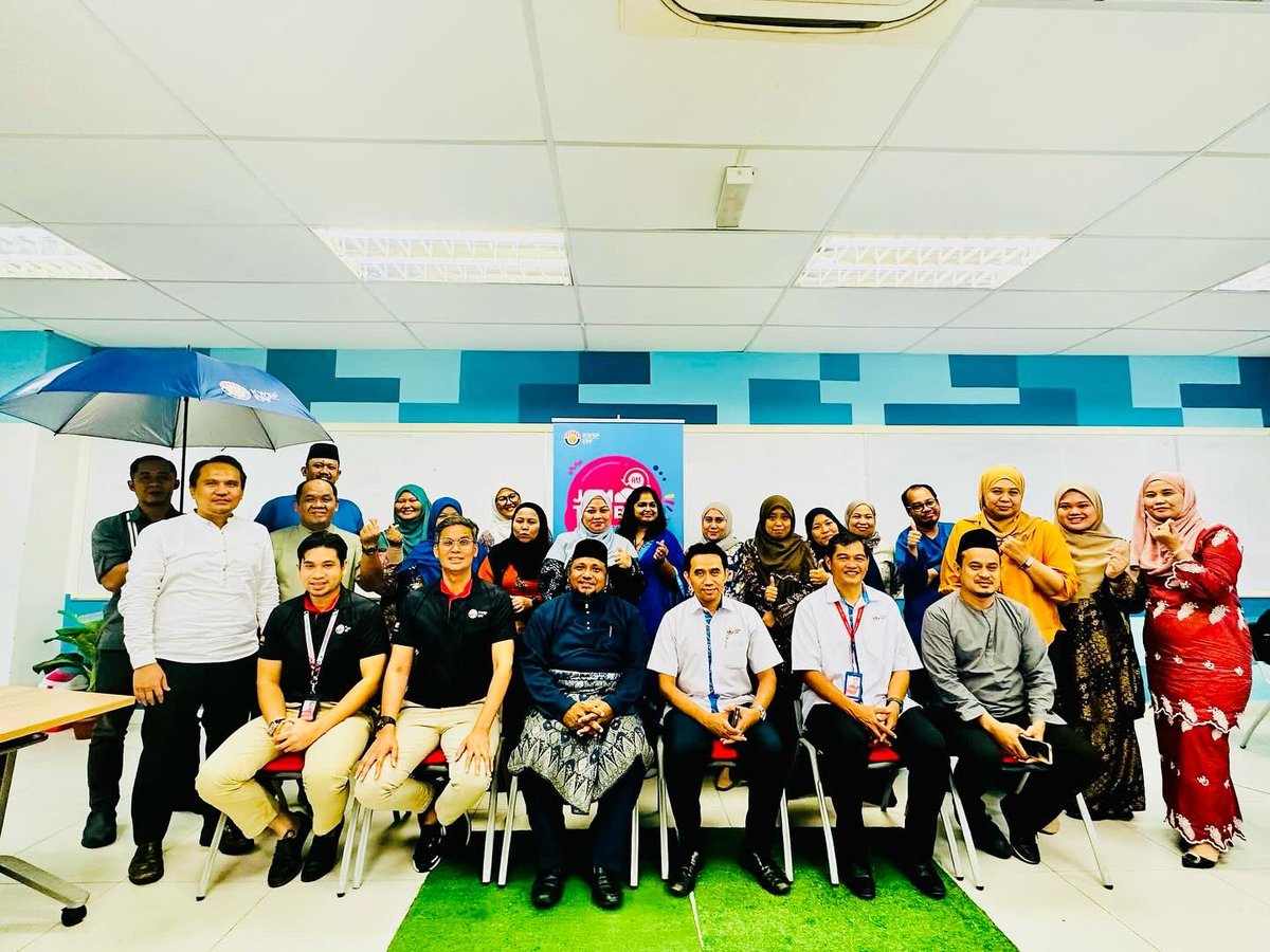 The staff program with EPF was held on Friday, May 5, 2024, at 9 am at MSU College, Level 5, Science Tower, MSU. Hopefully, everyone enjoyed the informative event! #msumalaysia #MSUcollegeshahalam #YayasanMSU #msucollege #go2MSU #MSUrians