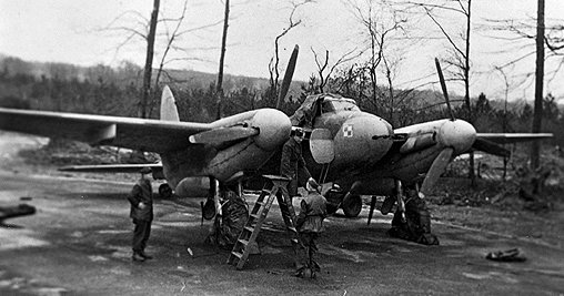 Polish Fury Throughout May 1944, Free Polish Mosquitoes of 305 'Ziemia Wielkopolska' Squadron RAF struck Luftwaffe airfields in France & Belgium with interdiction strikes, softening up for Overlord. A total of 291 hours & 10 minutes of combat missions #WW2 #SWW #History #DDay80