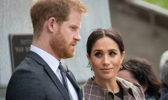 This wasn’t expected: Meghan back on UK soil, albeit briefly 👇👇👇 ‘Meghan Markle lands in UK for shock Prince Harry reunion before three-day Nigeria visit’ express.co.uk/news/royal/189…