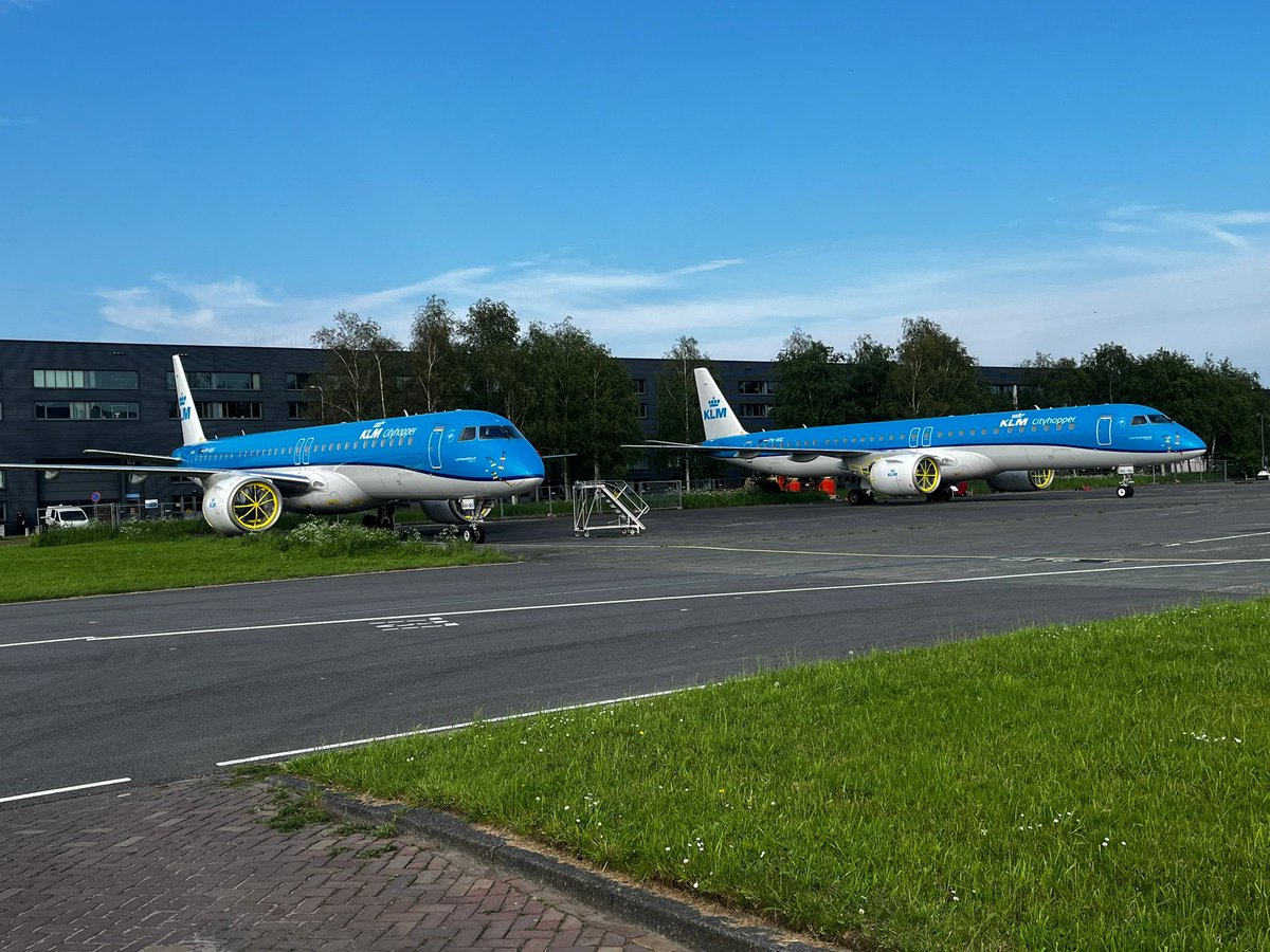 Not a pretty picture! Twee Embraers van KLM zonder motor, aan de grond op Oost.

Het wachten is op nieuwe @prattandwhitney GTF engines