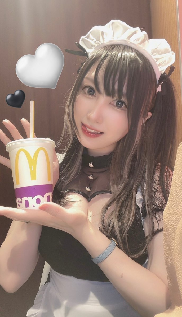 そしてこれを機に私からも自分のフォローのお願いをさせて下さい🐥（ぺこり）
たくさんの方にフォローいただいてるんだけど、もっとたくさんの方にフォローしてもらえるにはどうしたらいいんだろう…💭とずっと悩んでます🥲

写真はずっとアイコンにしてるメイド服です🐥
#メイドの日 #フォロー下さい