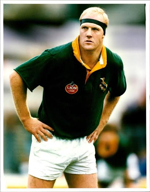 A Happy Birthday to former Springbok Captain Adriaan Richter 🍾  🥂 🎈🎈🎈 🥳 🥳 🥳 

Enjoy the day, MANY more and God bless 🙏🏻 

#Springboks  
#StrongerTogether 
#proudlysouthafrican 
#GlobalSportsNews 

©️ 📷 IMS Vintage Photos