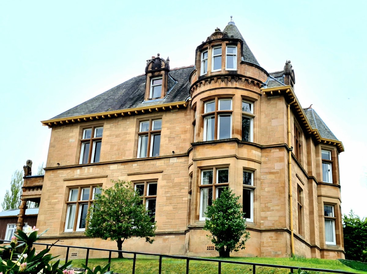 A large Victorian villa with a touch of Scots Baronial detailing on Nithsdale Road in the Pollokshields area of Glasgow. Designed in the style of W.F. MacGibbon (who lived in next door), it was built in the 1880s. 

#glasgow #architecture #glasgowbuildings #pollokshields
