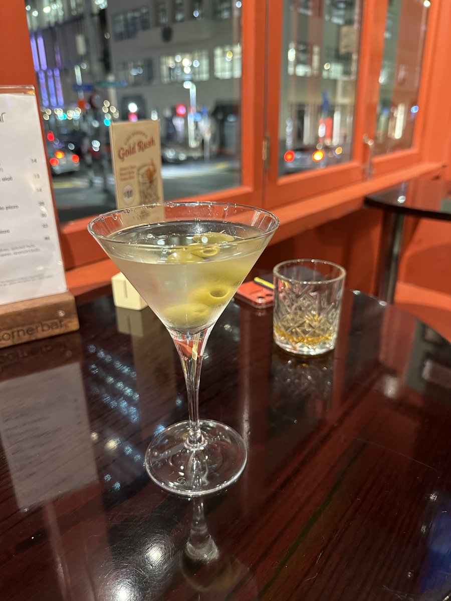 TimKing1509's tweet photo. Ahhh itβs Friday cheers everyone having a few cocktails #Cornerbar β¨π https://t.co/L69ztOFVrA