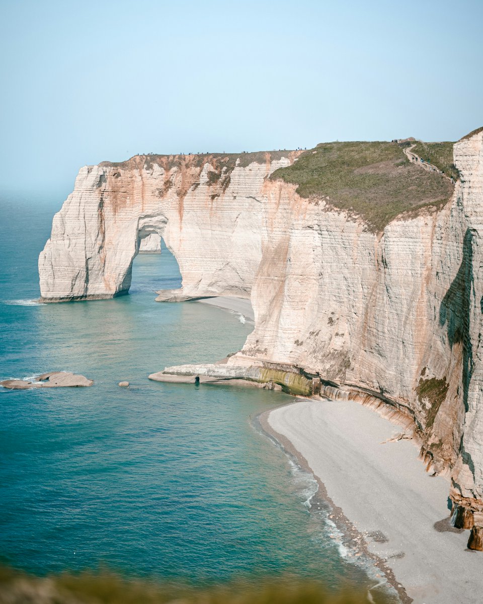 The Manneporte arch and chalk cliffs near Étretat, 🇫🇷 France.