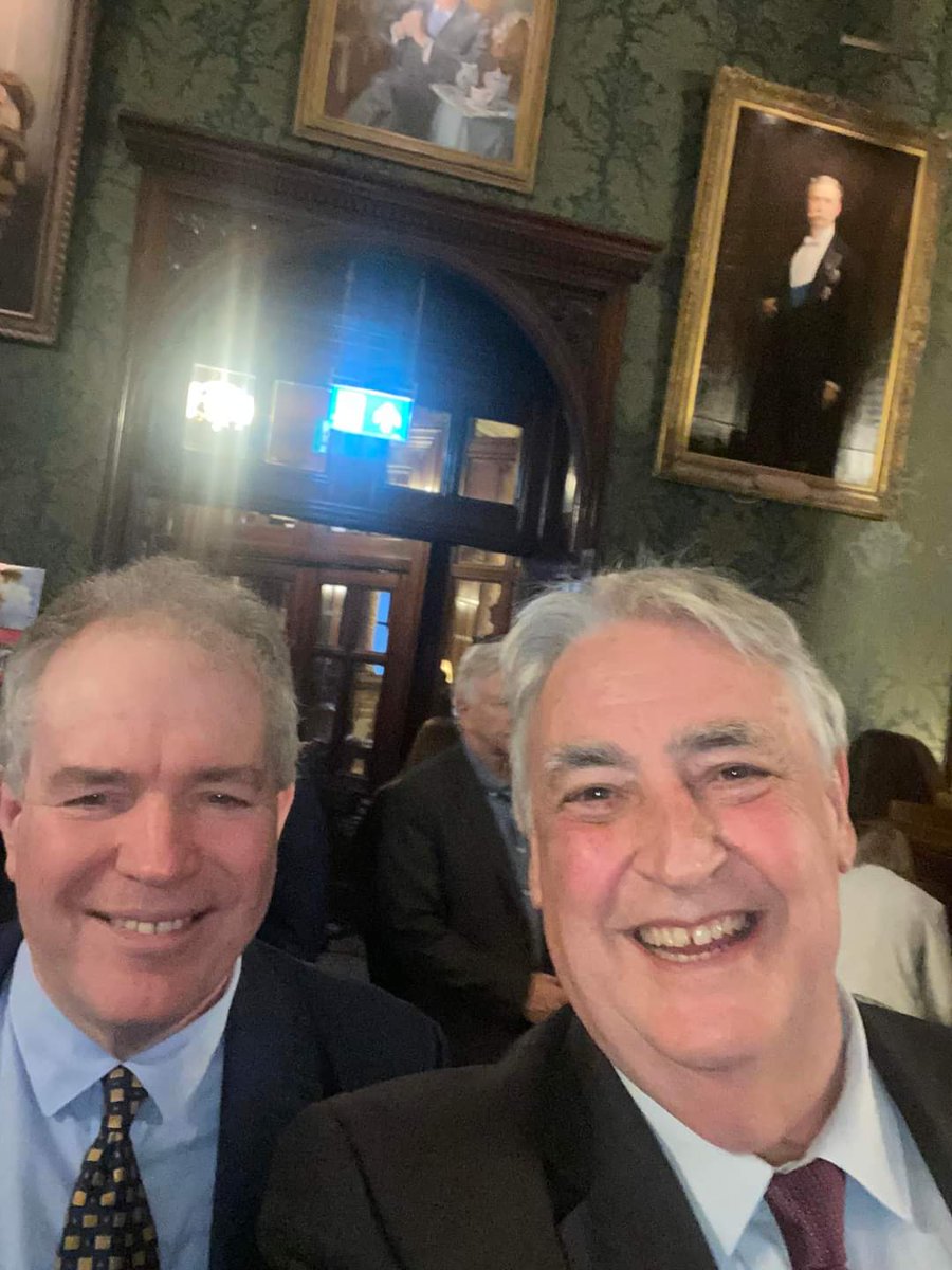 At Europe Day Celebrations by European Movement at National Liberal Club. Bumped into many old colleagues like Phil Bennion, former MEPs together, as we keep the EU flag flying dream alive in Brexit UK.Great speeches by @mikegalsworthy, Ld Kinnock,Guy Verhofstadt & Tobias Ellwood