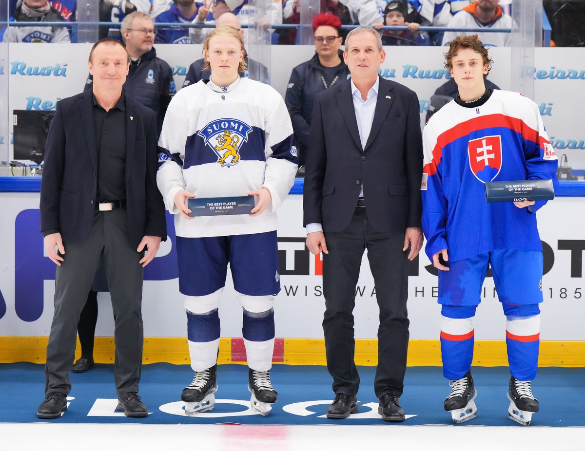 SlovakEmbassyFI's tweet photo. We are honoured to have supported the 🇸🇰 Slovak ice hockey team at the 2024 #IIHFU18WC in Finland! Ambassador of the Slovak Republic, Dušan Krištofík, presented Luka Radivojevič with the award for the best player during the match against Finland 🇫🇮
#SlovakiaHockey https://t.co/74ELxaZjjC