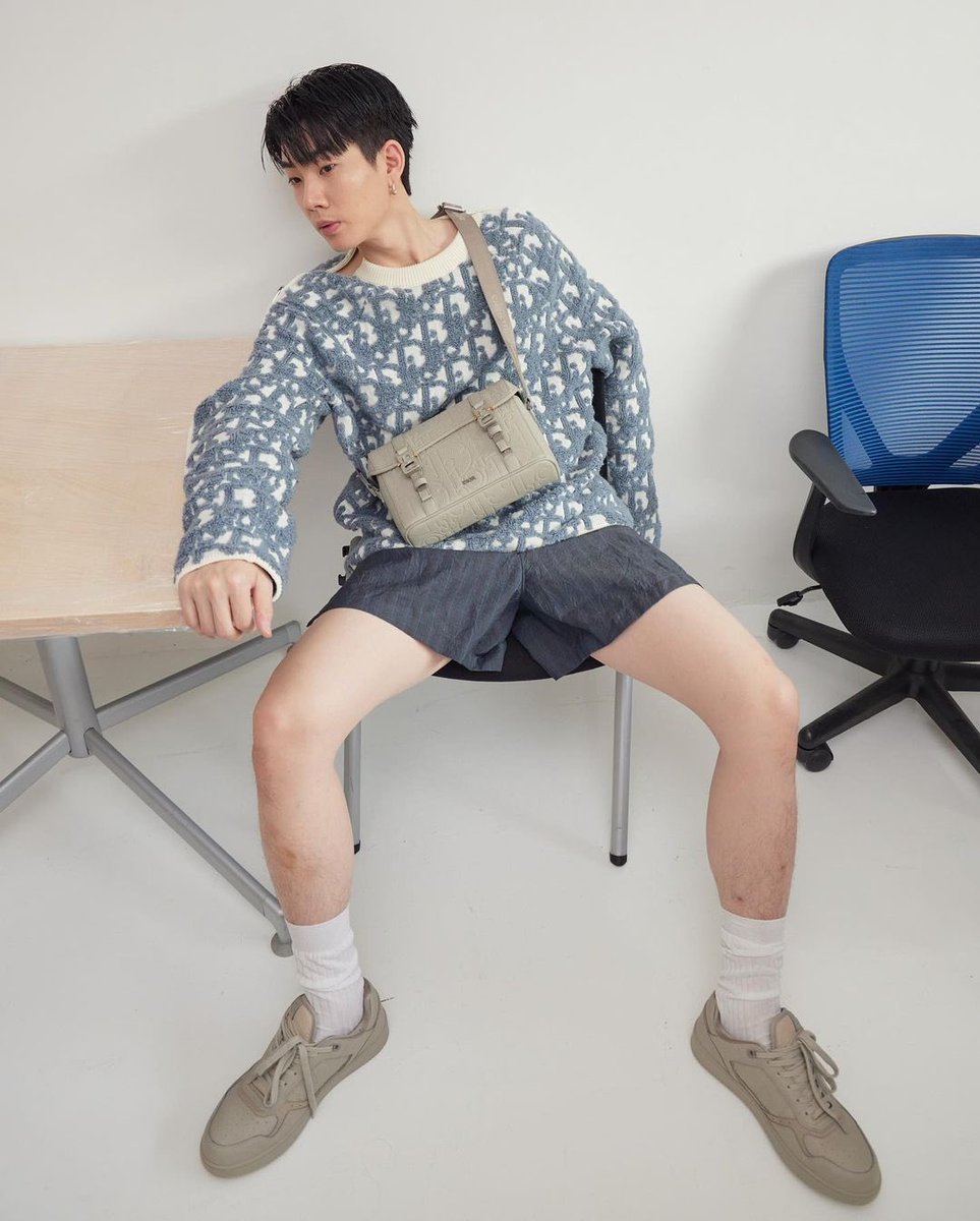 offgun_family's tweet photo. หนุ่ม DIOR💖🫠
@off_tumcial   

📸 IG: tumcial  

#DiorMenFall #DiorGravity
#ออฟจุมพล #OffJumpol https://t.co/NBnhAz6kcm