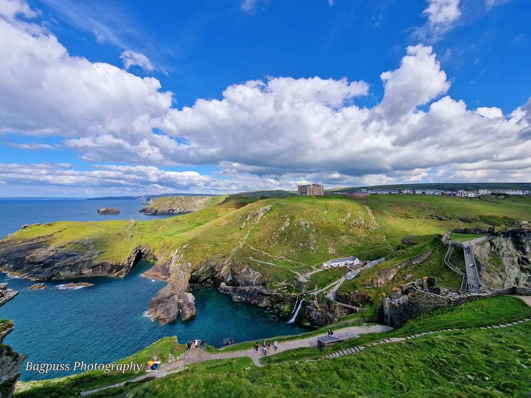 Taken last week from the top of Tintagel Castle...the view is simply stunning
@EnglishHeritage @EHTintagel