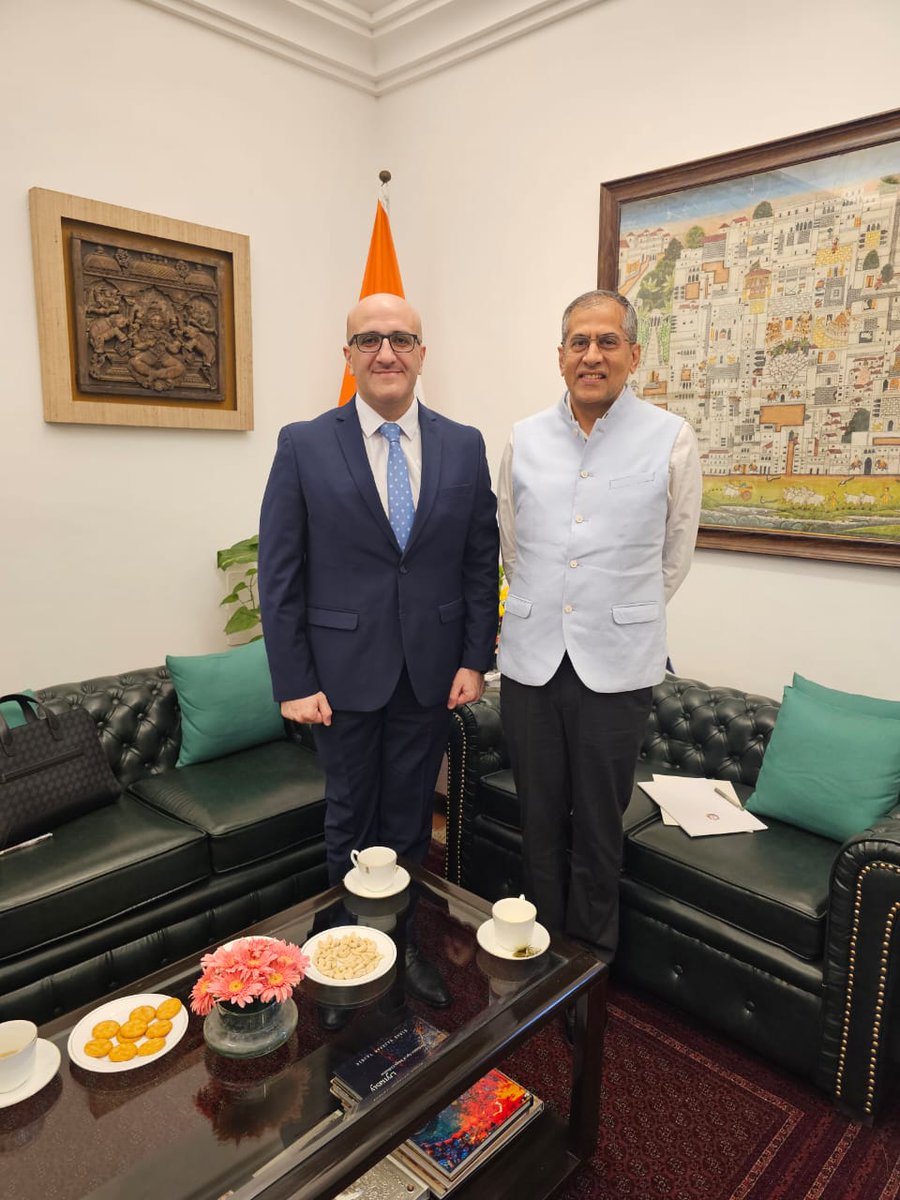 Pleased to call on H.E. Shri Pavan Kapoor @AmbKapoor, Secretary (West), India MEA. We discussed 🇦🇿-🇮🇳 bilat. issues, incl. growing trade and tourism ties. Informed on 🇦🇿's efforts for global action on climate change within #COP29AZ. Wished him every success in his new capacity.