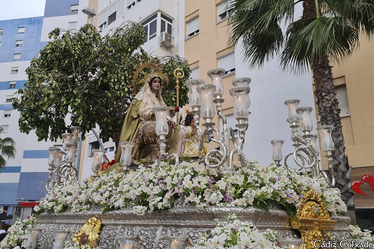 🟤⚪ Hoy procesión de la Madre del Buen Pastor a las 18 horas. #CádizCofrade #Cádiz #CadizCofrade #Cadiz #GloriasdeCádiz