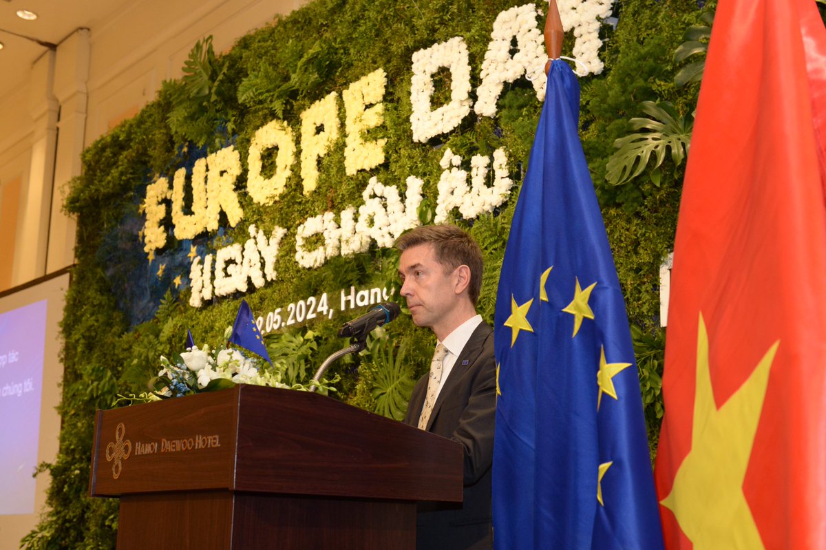 Huge pleasure to have spent my first Europe Day Reception in Vietnam amongst distinguished guests, colleagues, friends and the international community. Here’s to peace and unity. Happy Europe Day! 🇪🇺🇪🇺🇪🇺