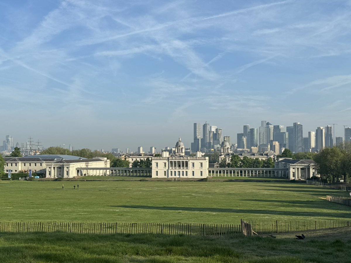 Beautiful morning run with a city view. Have a great day everyone 😀
