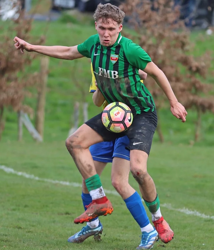 Three way battle for the @WestmorlandFL Division One League title, and the @kendalexpsport looks at the tile run in for @EndmoorKGRFC @ApplebyAFC and @KirkoswaldFC for further details click on the link below: kendalanddistsportsreview.com/product-page/2…