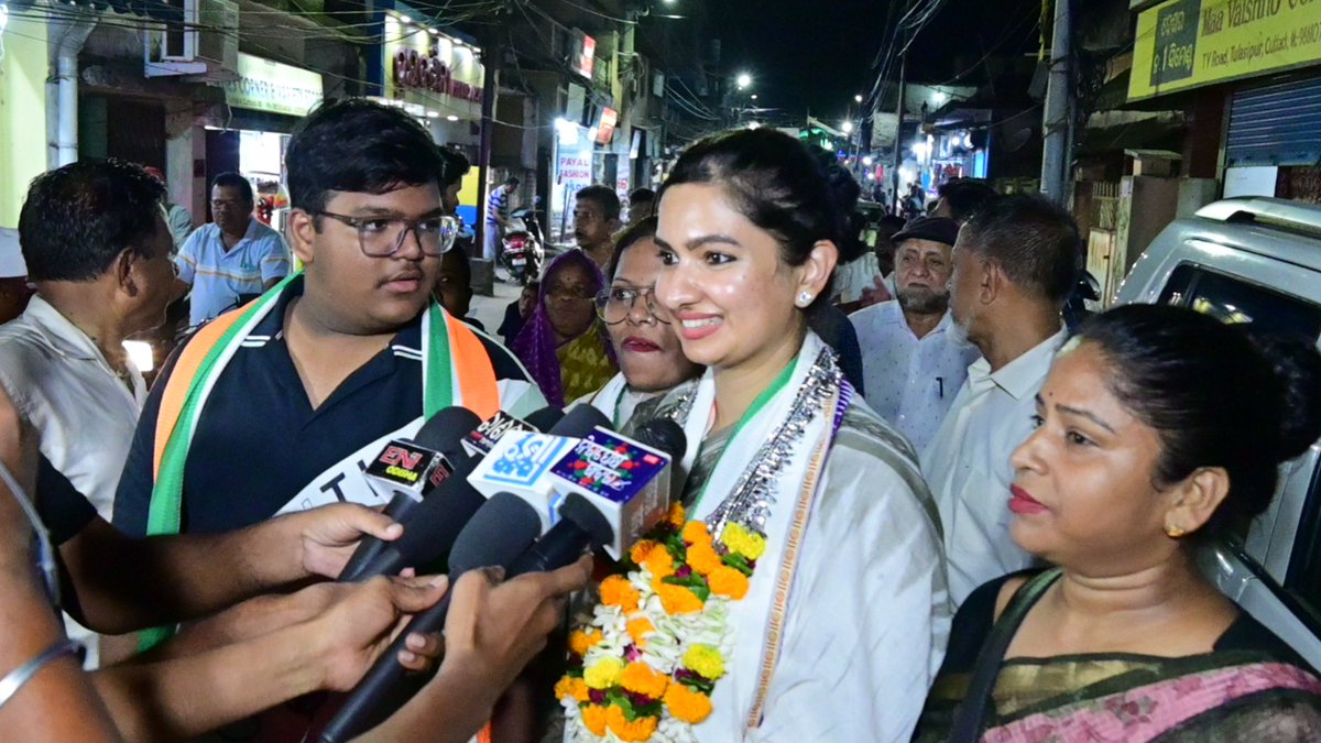 At the Ward No. 9 padayatra, your enthusiasm and support were overwhelming. Thanks for energizing our journey to enhance Cuttack's future. #CuttackPride #SofiaFirdous #VoteForSofia #Vote4Sofia #Sofia #CuttackBuzz #CuttackAssembly #CuttackCongress #CuttackCity