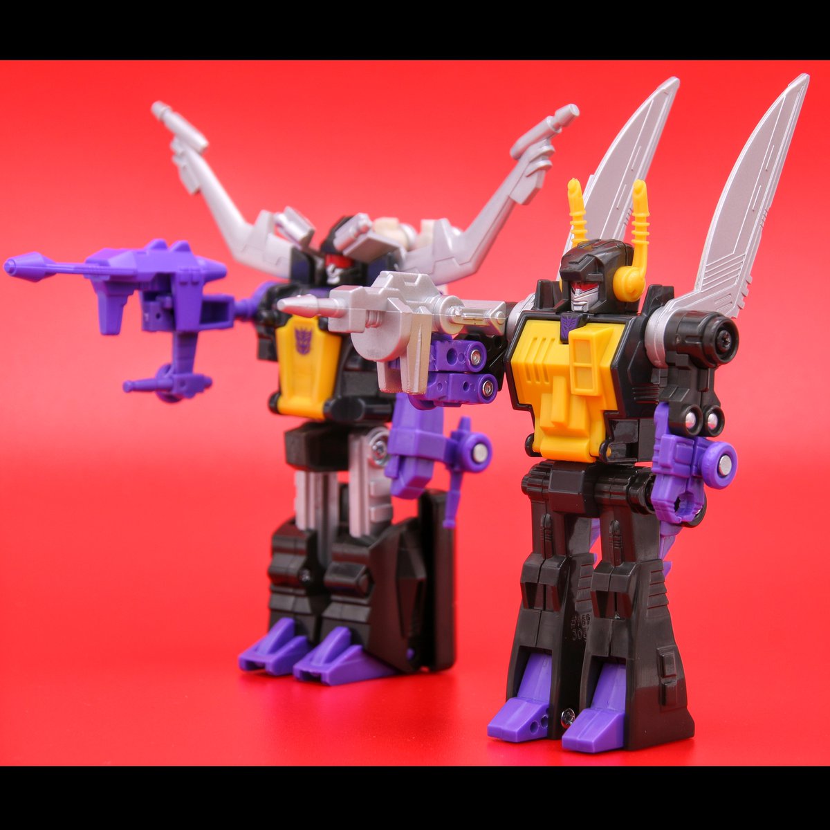 Retro Insecticons!

#transformers #toyphotography